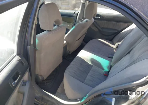 2005 Honda Civic Lx z USA, uszkodzony, nr VIN JHMES16515S002651